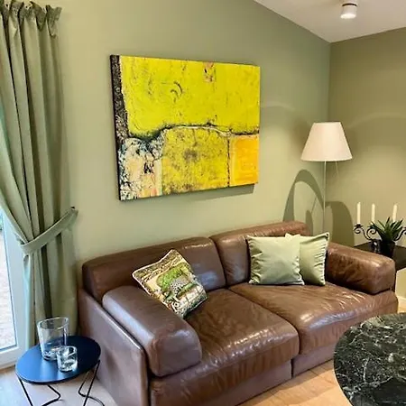 Collina, Freistehendes Haus Mit Garten Und Seezugang *