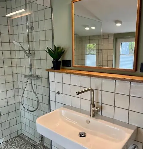 Prázdninový dům Collina, Freistehendes Haus Mit Garten Und Seezugang